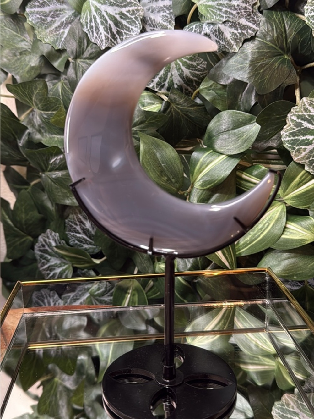 Agate moon on stand